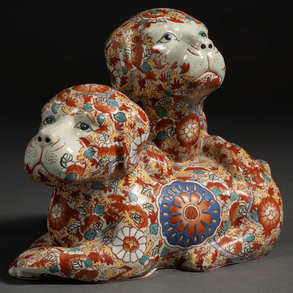 Pareja de perros en porcelana Imaro de finales del siglo XIX-XX.