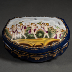 Caja joyero en porcelana esmaltada del siglo XX.