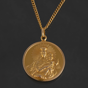 Cadena en oro amarillo de 18kt con medalla de la Virgen con niño y Dios Padre.