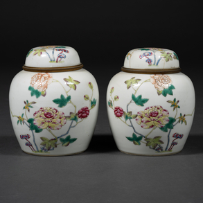 Pareja de tibores en porcelana china del siglo XIX.