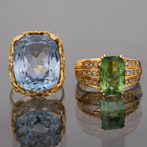 Set of two rings in 18kt yellow gold with topaz and diamonds.