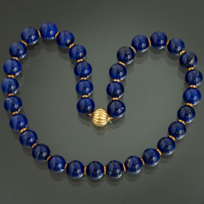 Lapis lazuli stone beads and spacers necklace in 18kt yellow gold.