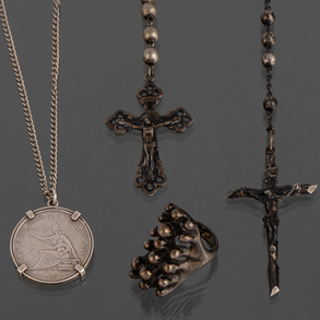 Miscellaneous of two rosaries (one broken), ring and chain with coin of the Italian Republic in Spanish silver.