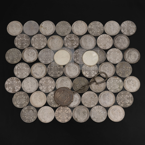 Conjunto de 51 monedas de 100 pesetas de Francisco Franco, 1 moneda de Alfonso XII y 2 monedas de Carlos I en plata.